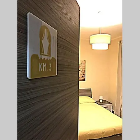 Casa Cantoniera-guest House : Costruite Il Viaggio * פומפיי